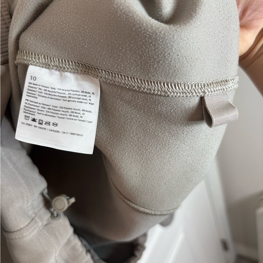 Lululemon•Brushed Softstreme Ribbed Half Zip•Riverstone Taupe•FLAWLESS• 10 - Picture 12 of 16